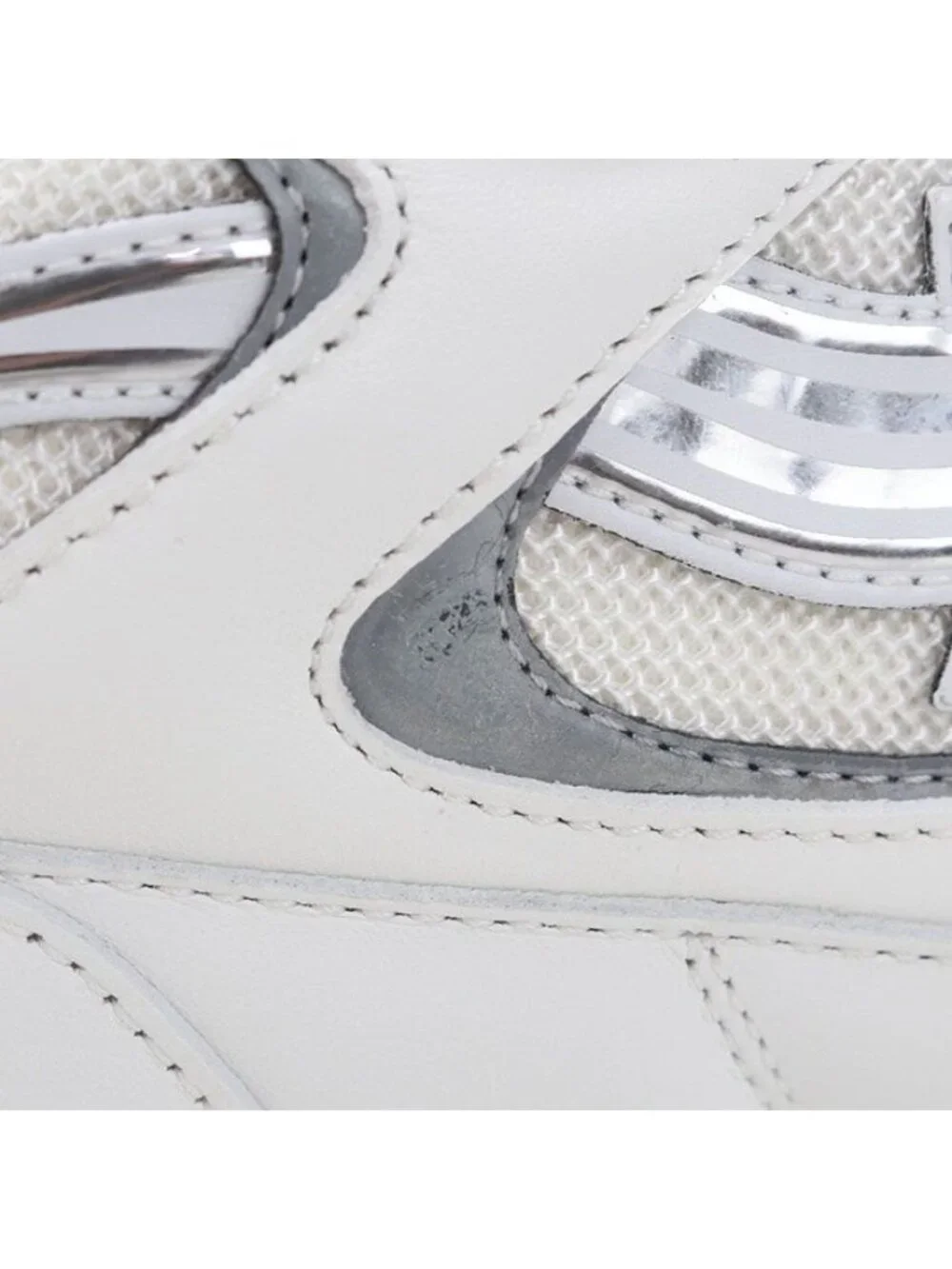 Louis Vuitton Low Cut Run Away Sneakers Leather - Picture 9 of 10